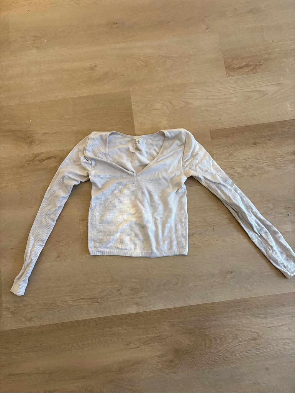 Women's White Ribbed V-Neck Long Sleeve Top